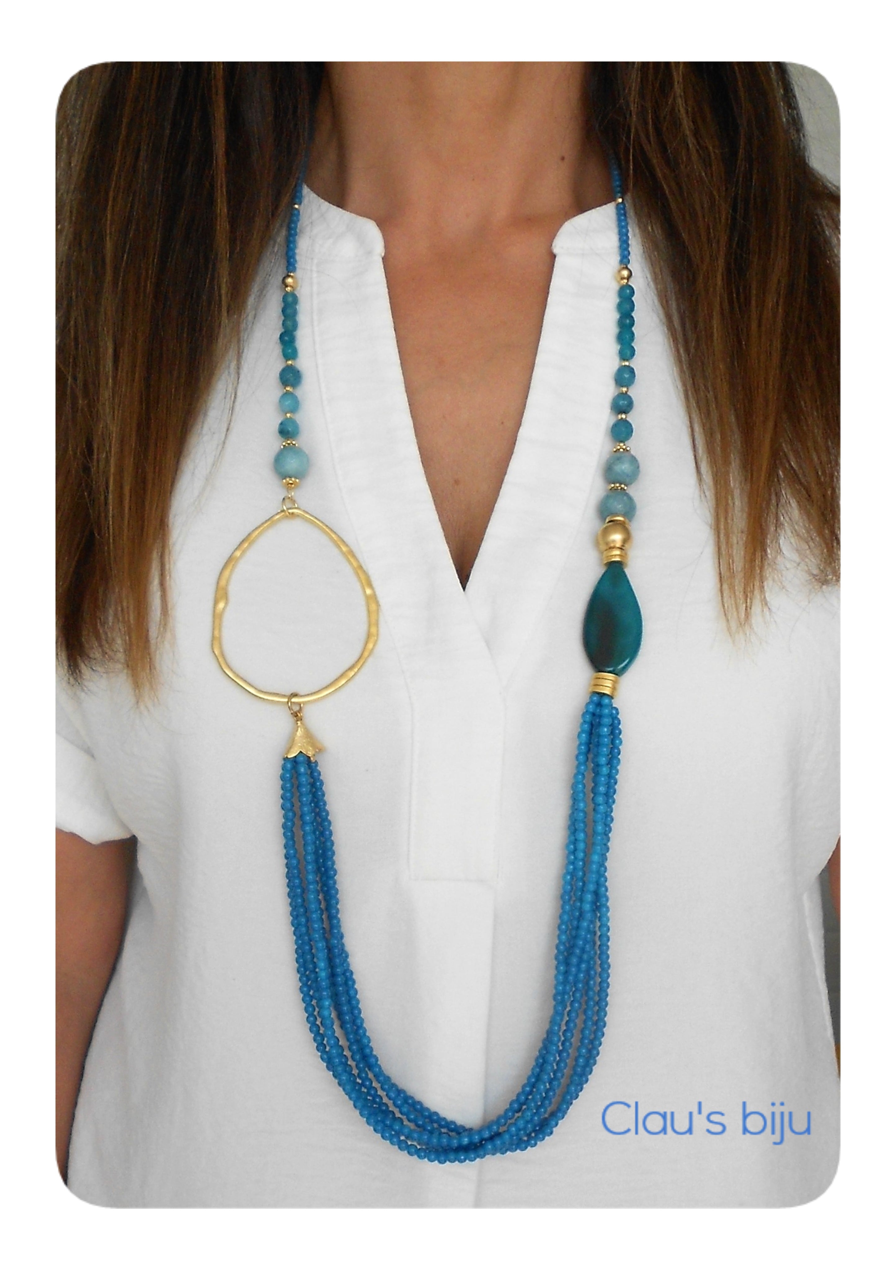 Colar com pedras azuis, banhado a ouro de 18 quilates