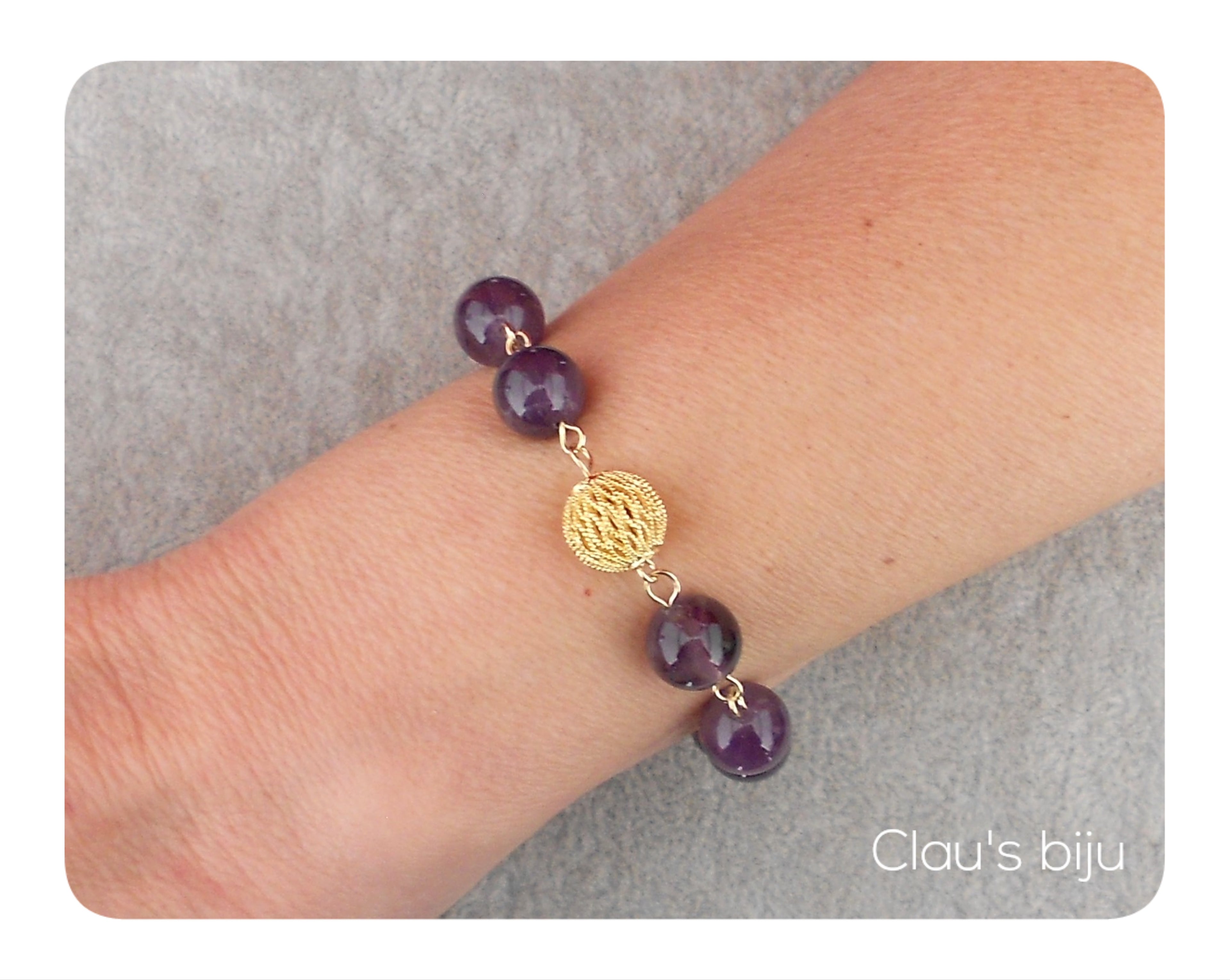 Pulseira com pedras Ametista com peça banhada a ouro