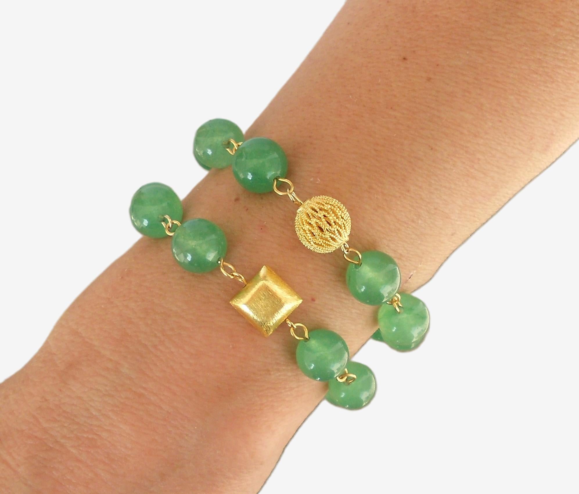 Pulseiras com pedra Aventurina com peças banhadas a ouro