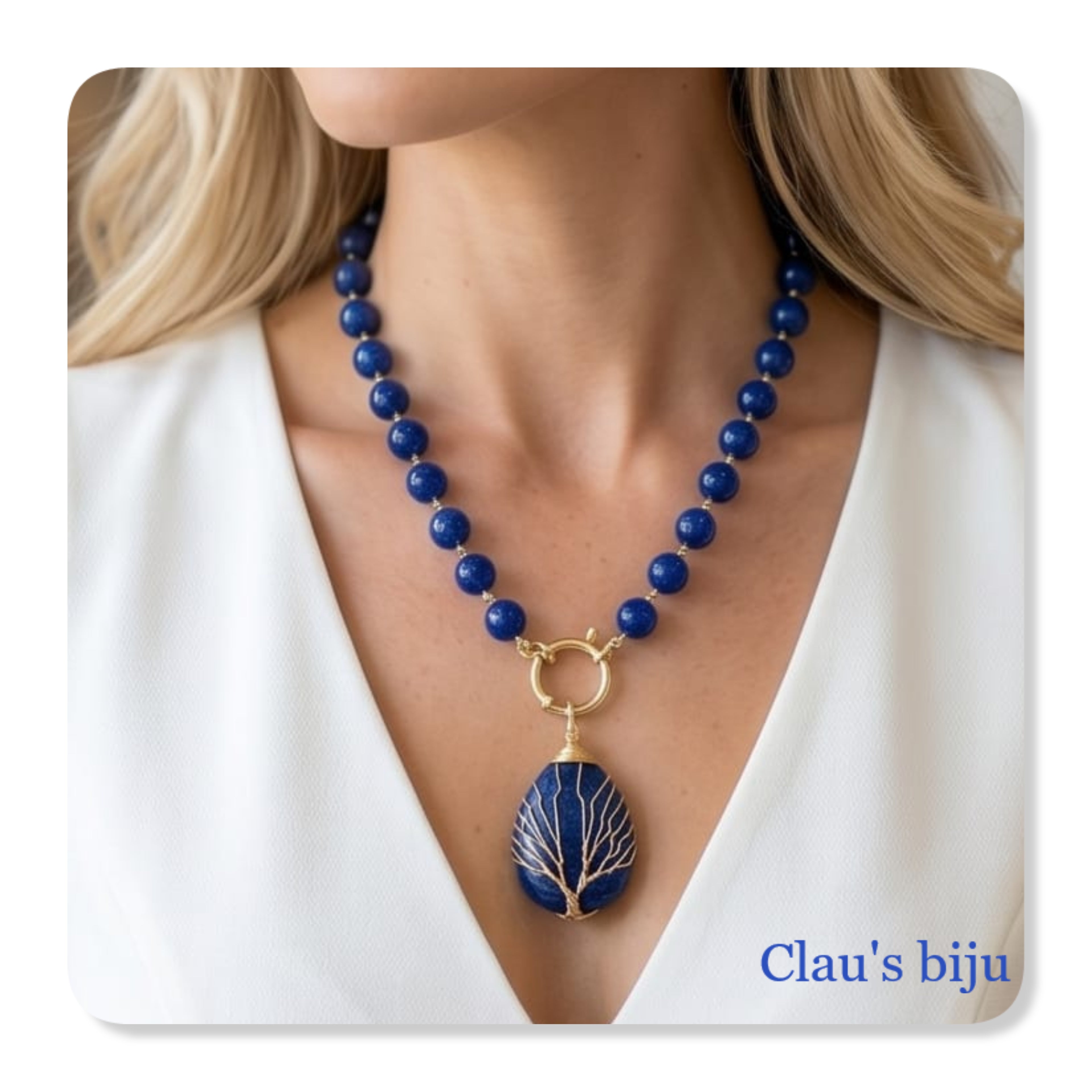 Colar com pedras azuis com pendente em pedra lápis lazuli