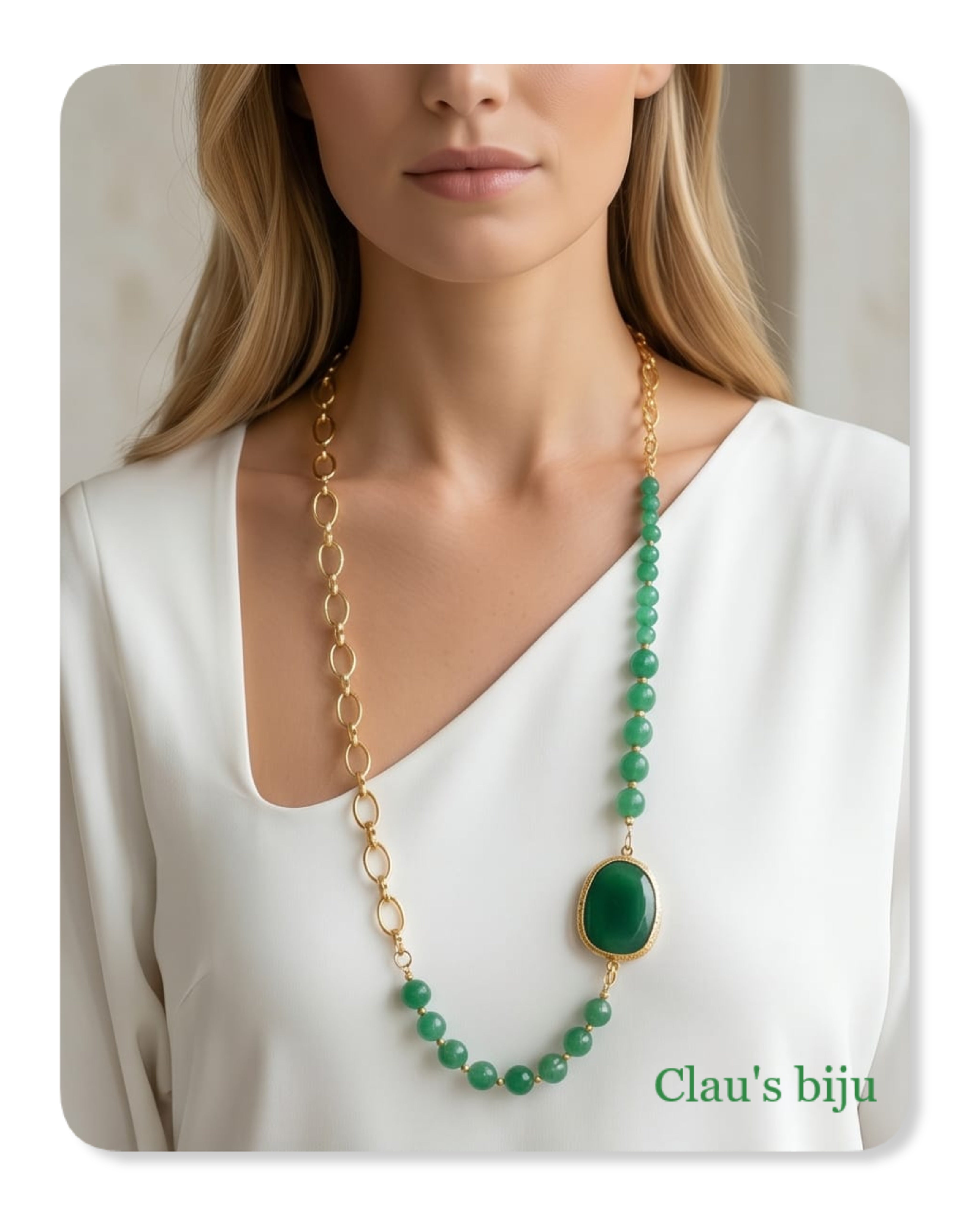 Colar com pedras jade verdes, banhado a ouro de 18 quilates