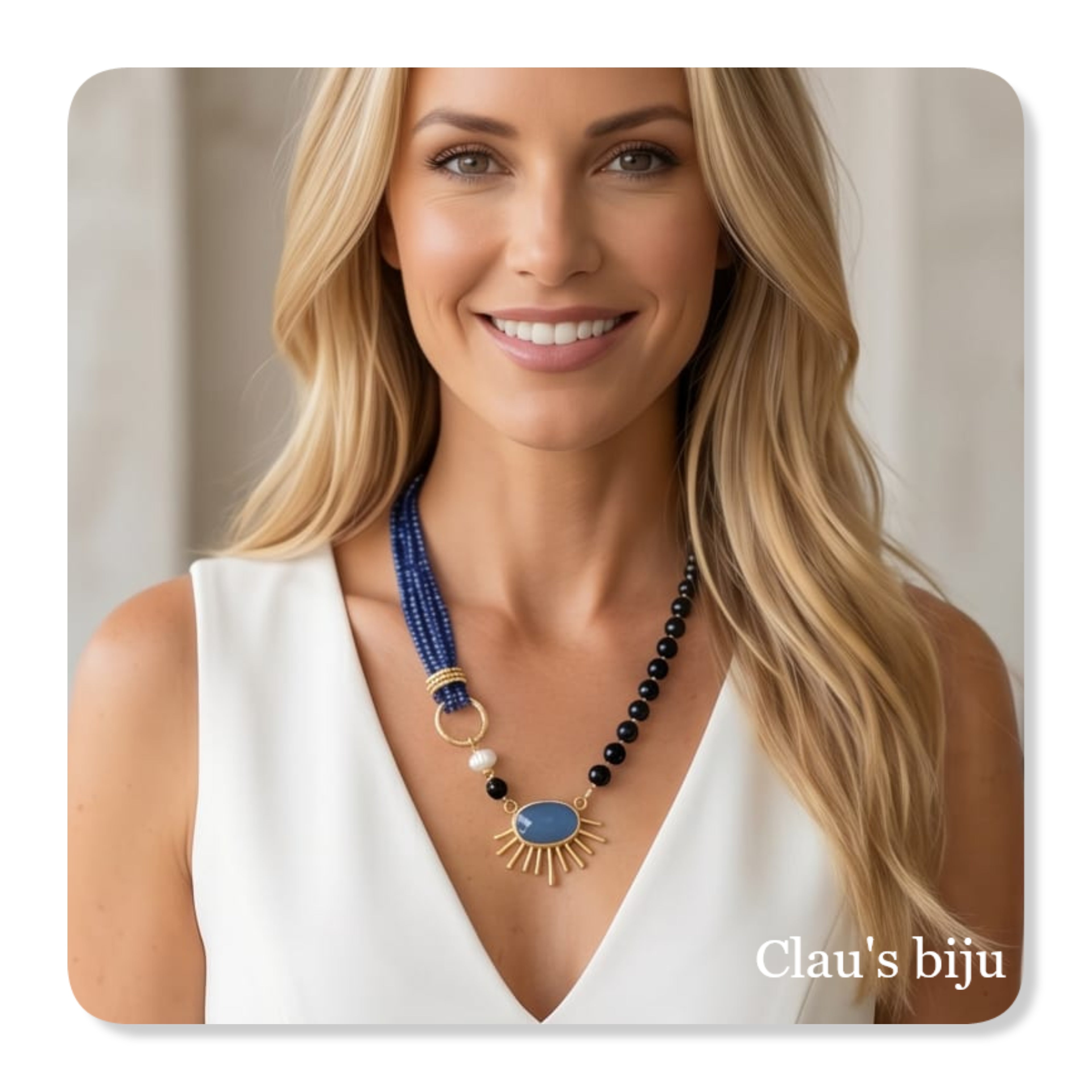 Necklace with blue stones and 18-karat gold-plated pieces.
