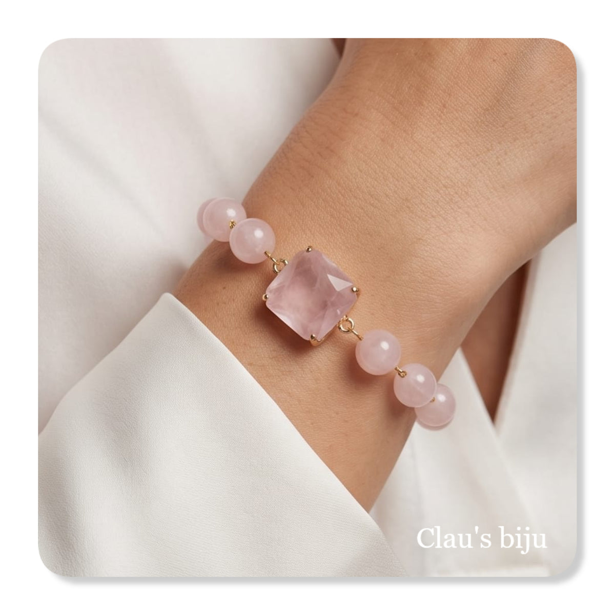 Pulseira com pedras quartzo rosa e peça banhada a ouro