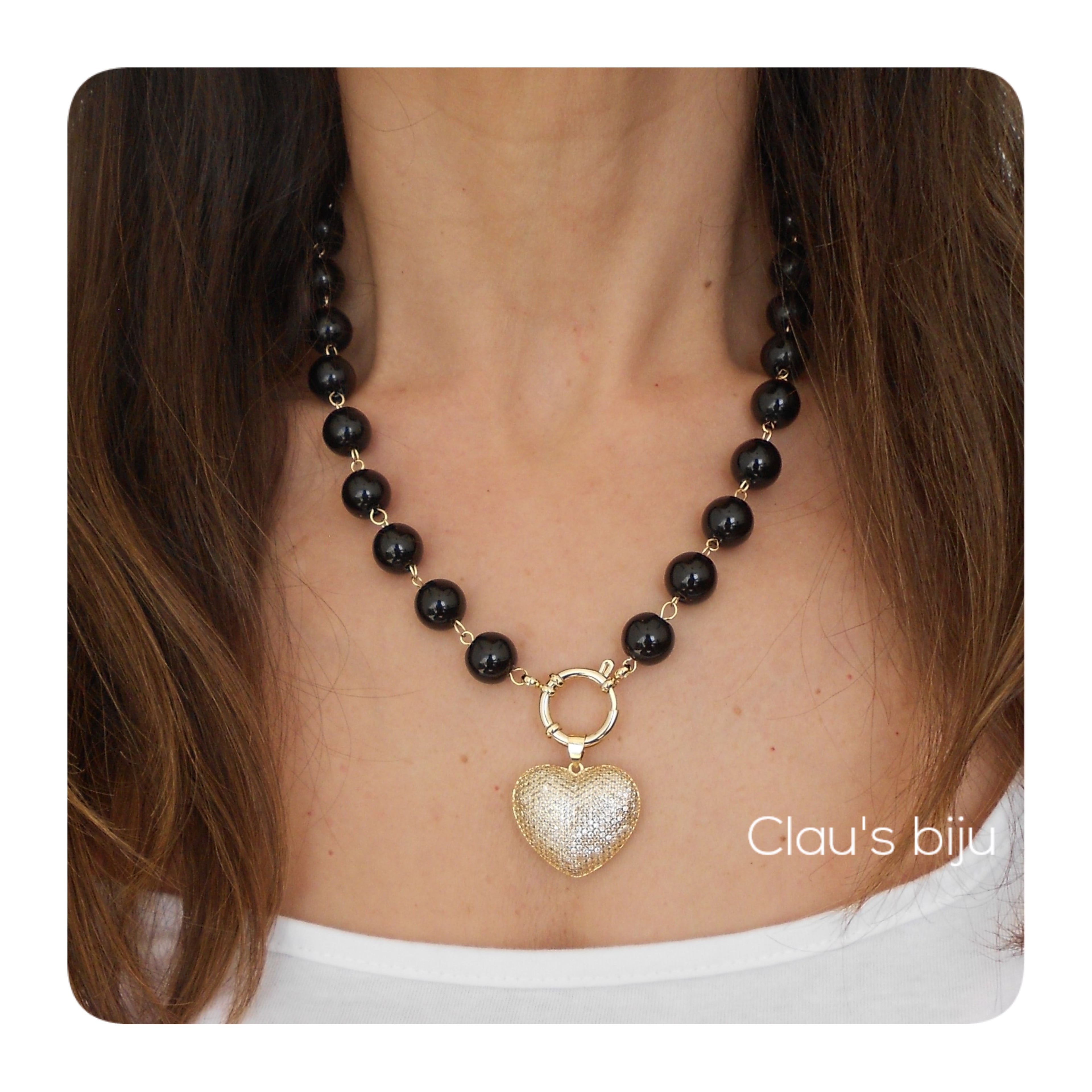 Colar com pedras Ónix com coração banhado a ouro