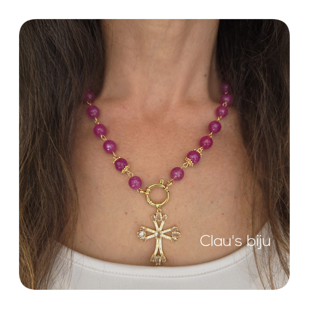 Colar com pedras Ágata rosa com peças em aço