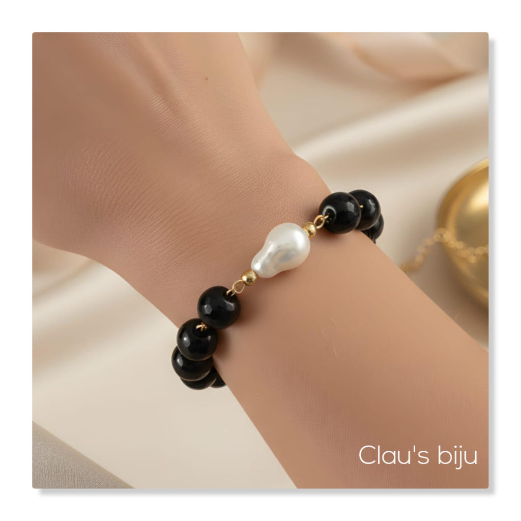 Colar com pedras ónix com peças em aço