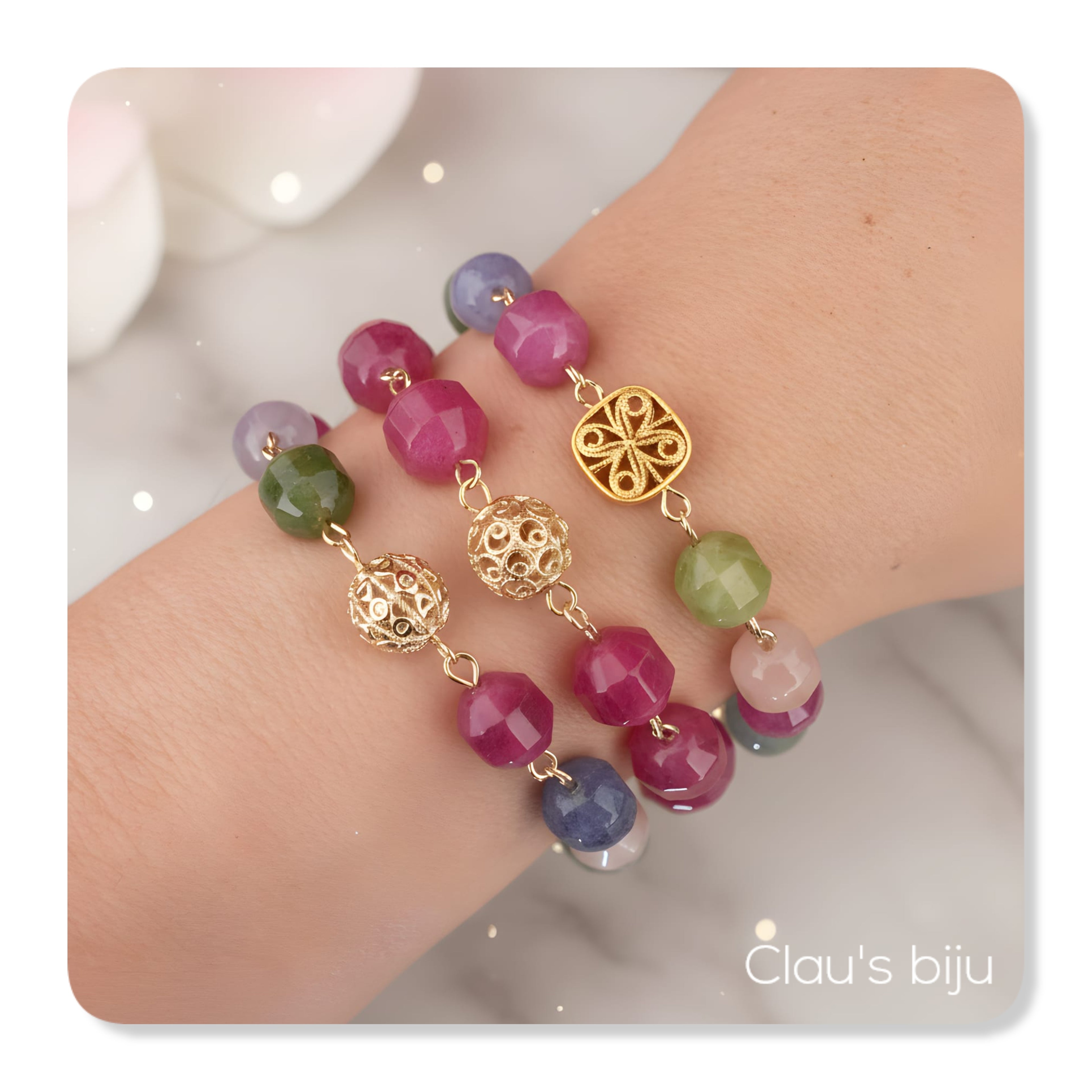 pulseiras com pedras turmalina com peças banhadas a ouro