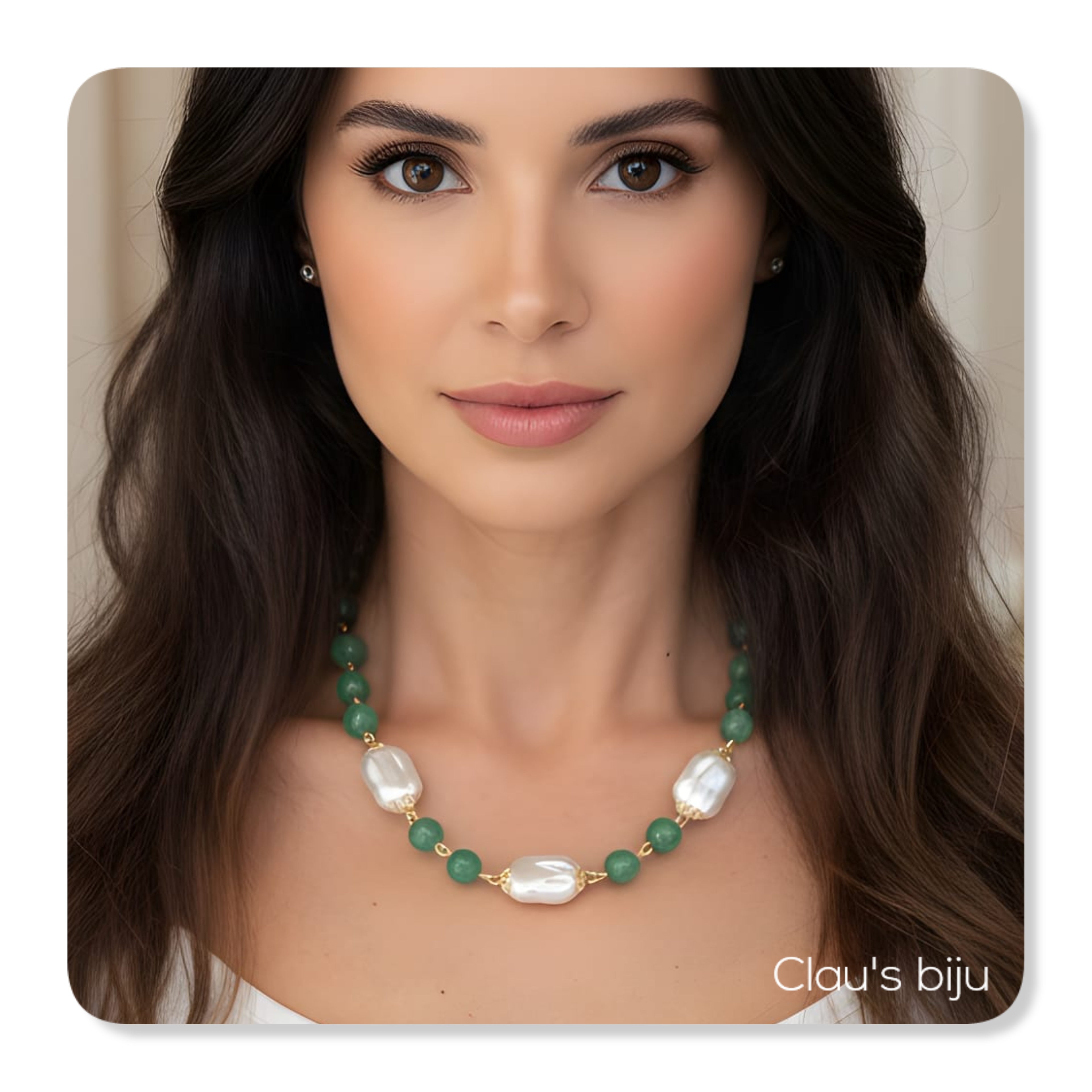 Bracelet orné de pierres d'agate verte.