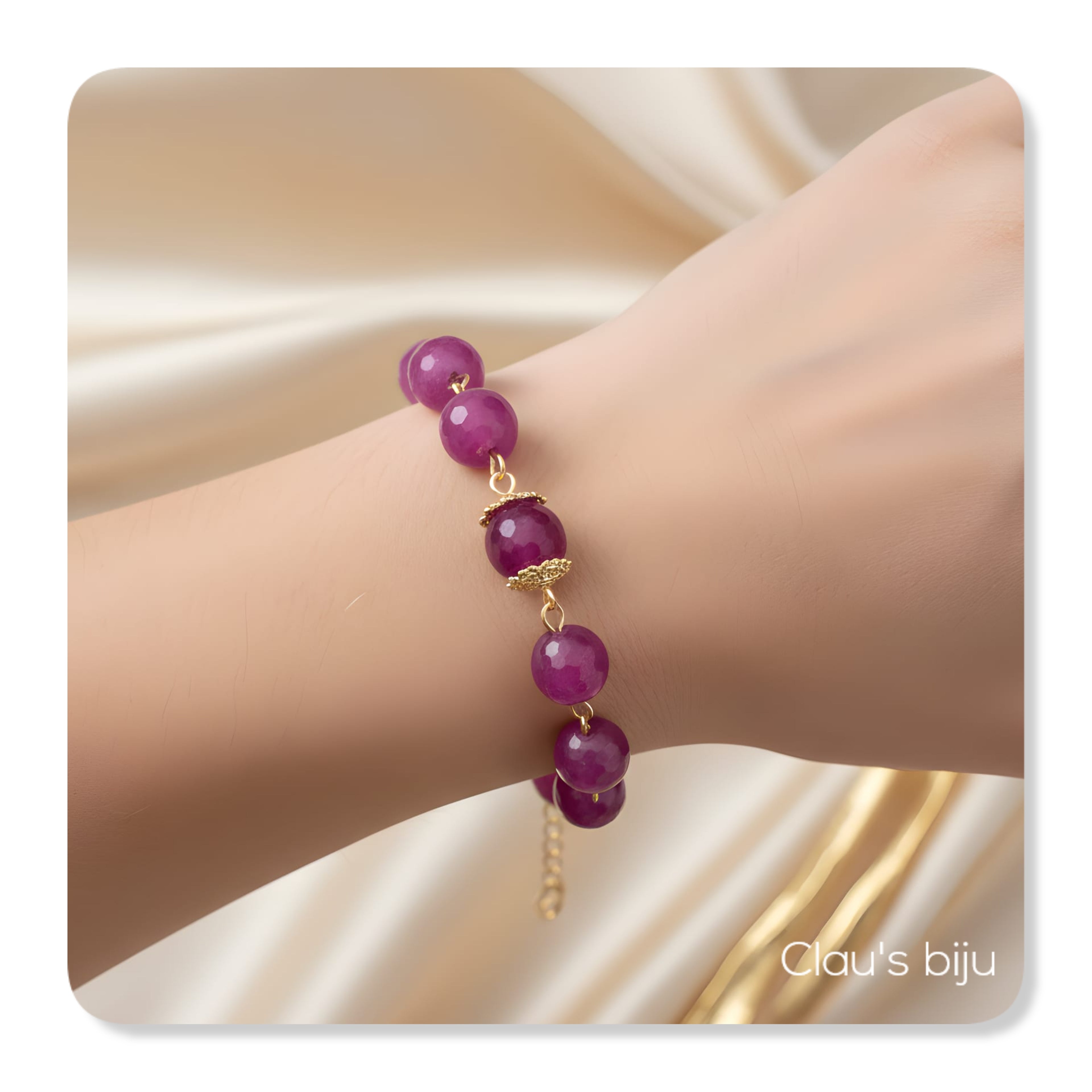 Bracelet orné de pierres d'agate rose.