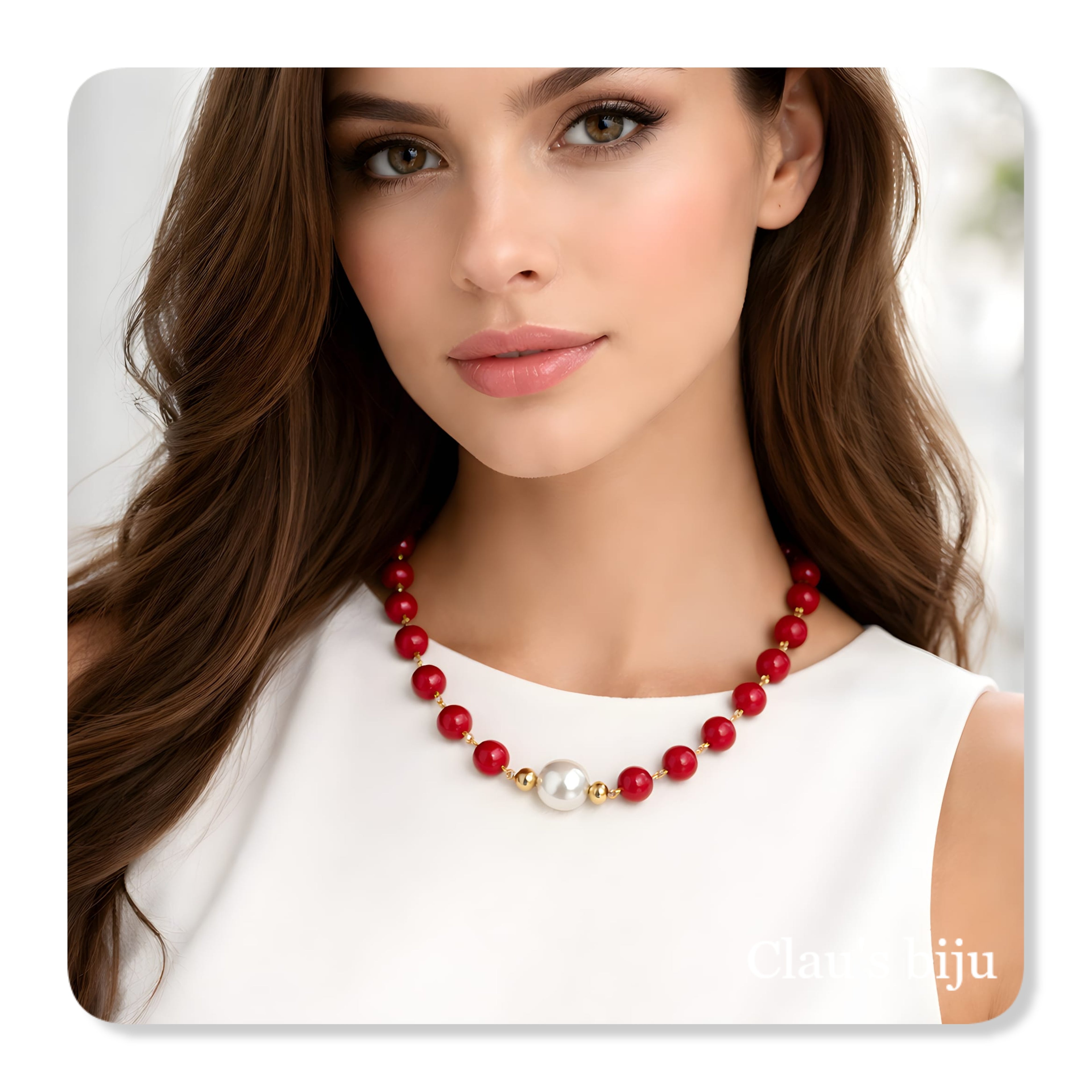 Collier orné de pierres rouges et de pièces en acier.