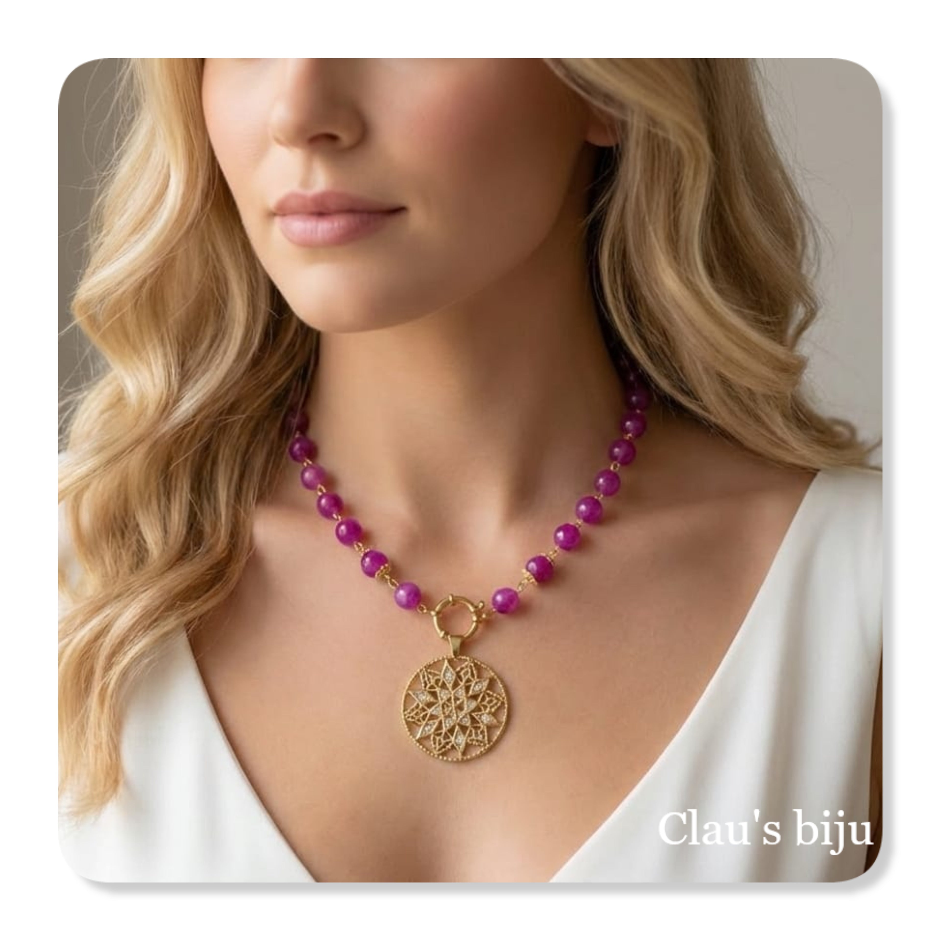 Colar com pedras semipreciosas e peças em aço