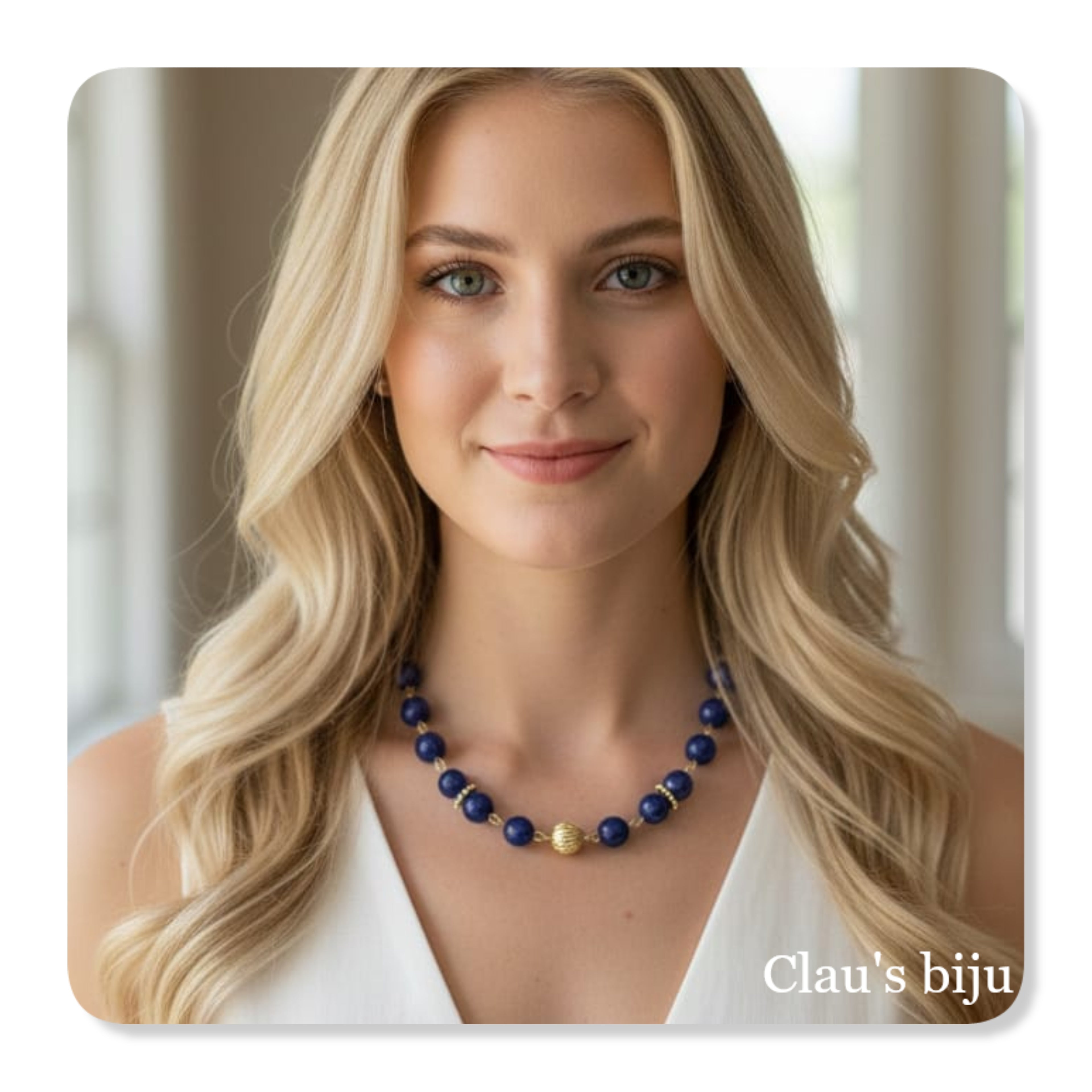 Colar com pedras azuis e peças banhadas a ouro