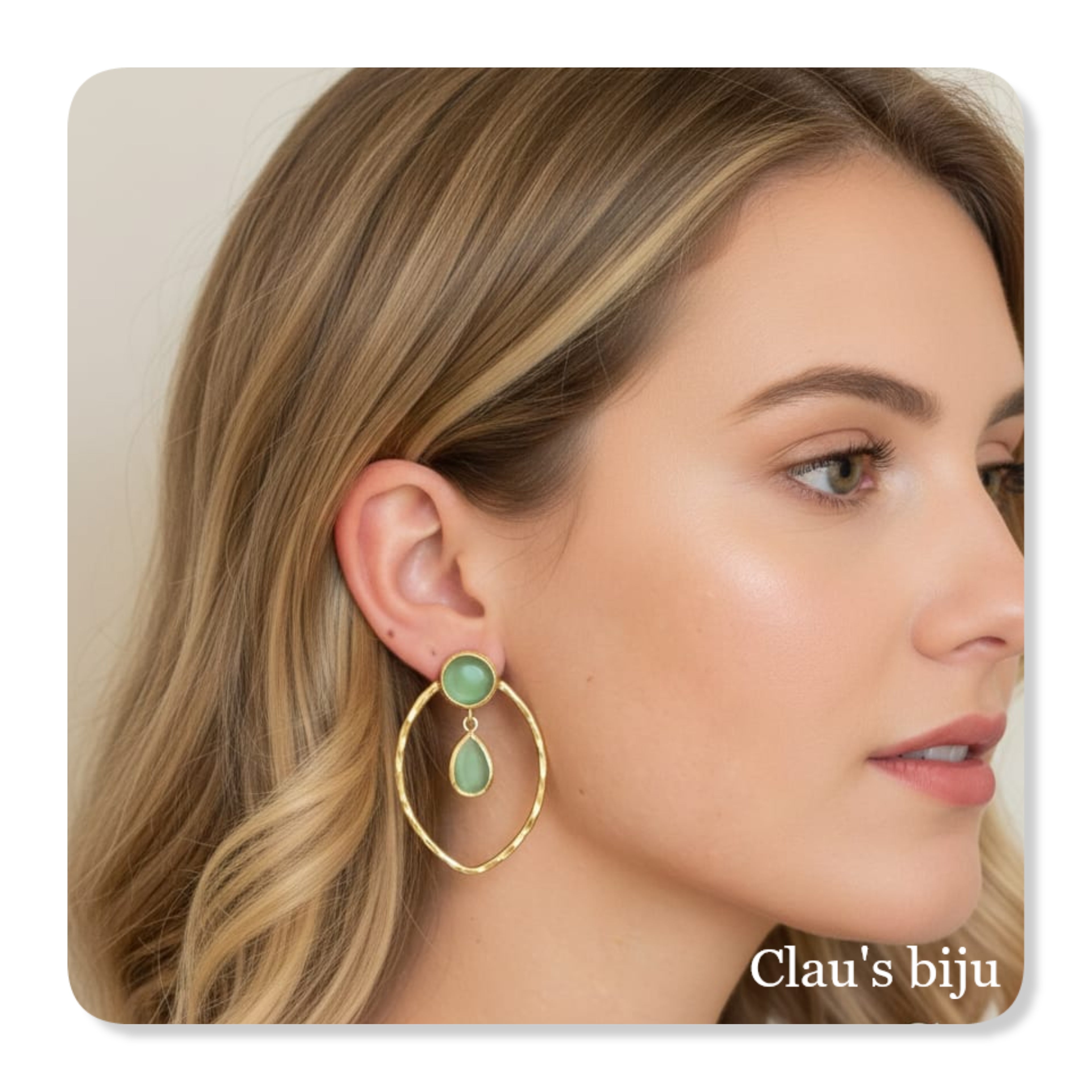 Earrings plated in 18 karat gold.