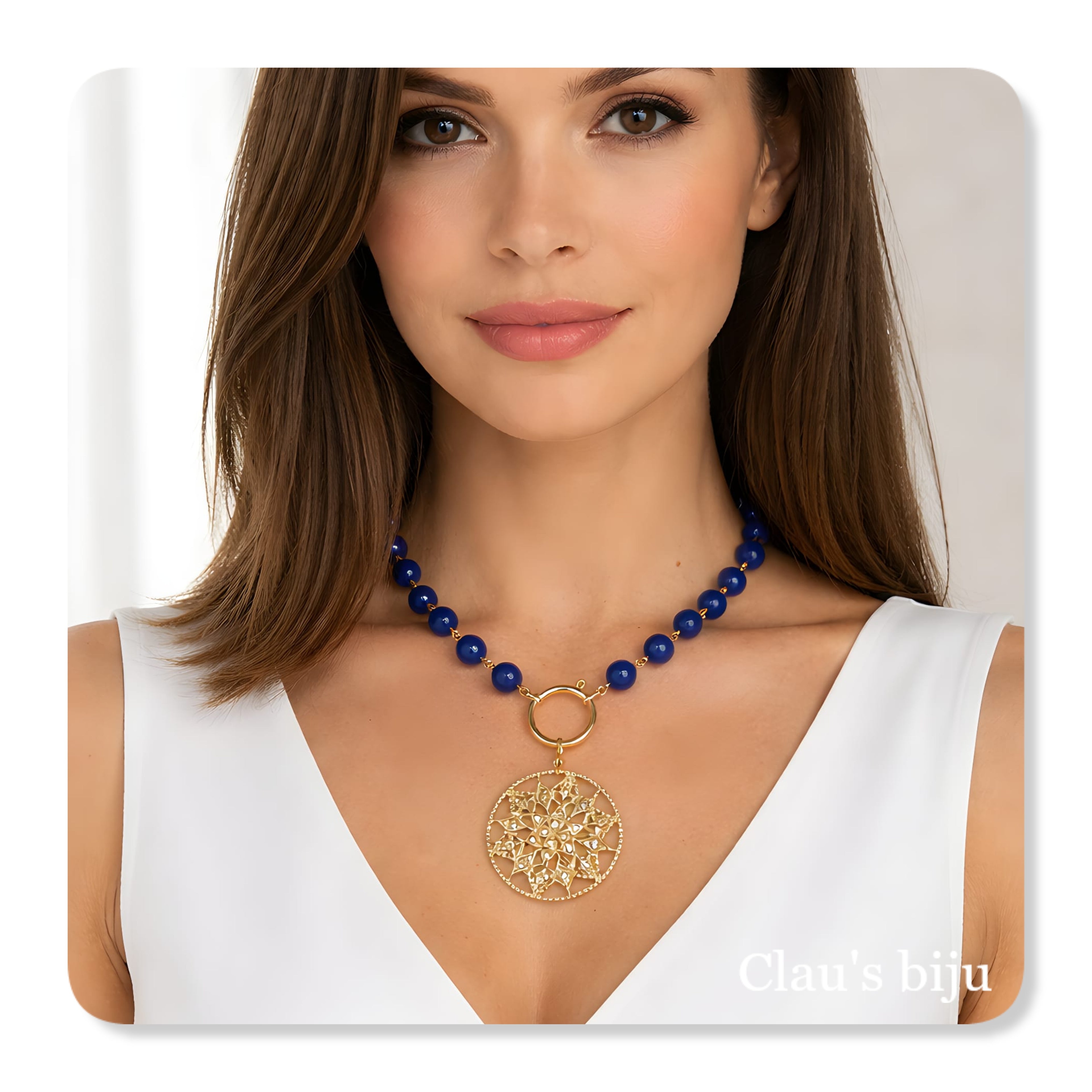 Collier avec pierres bleues