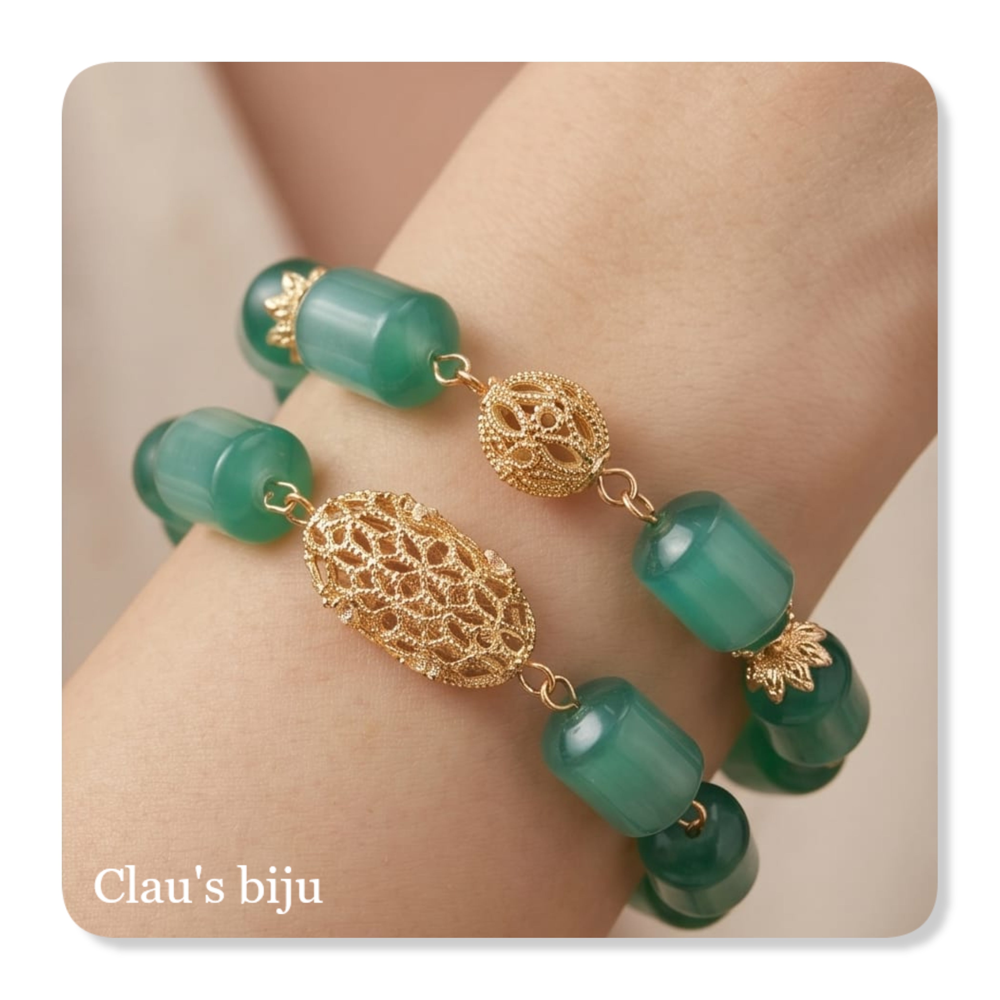 Pulseiras com pedras olho de gato verdes, com peças banhadas a ouro