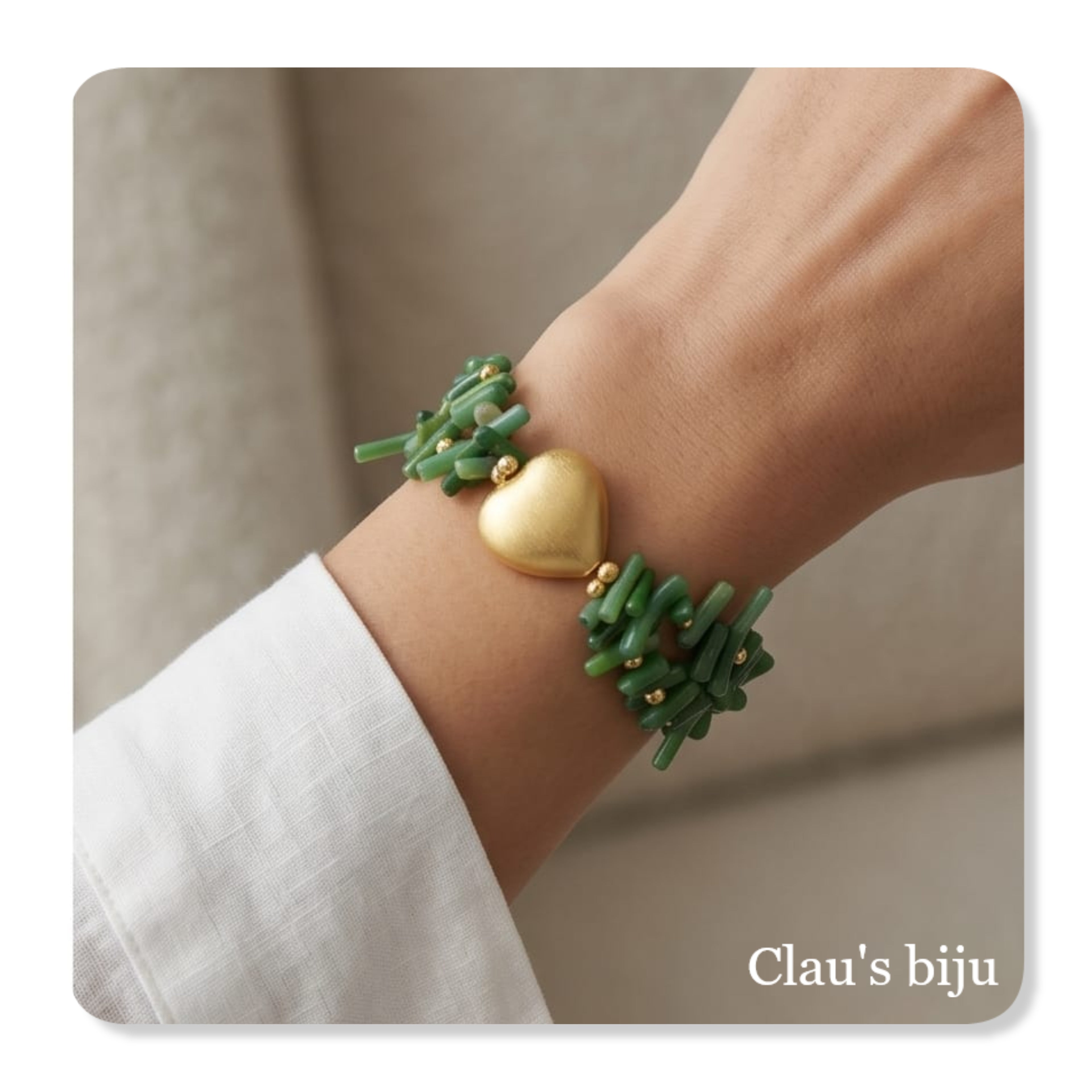 Pulseira em madrepérola com peça banhada a ouro