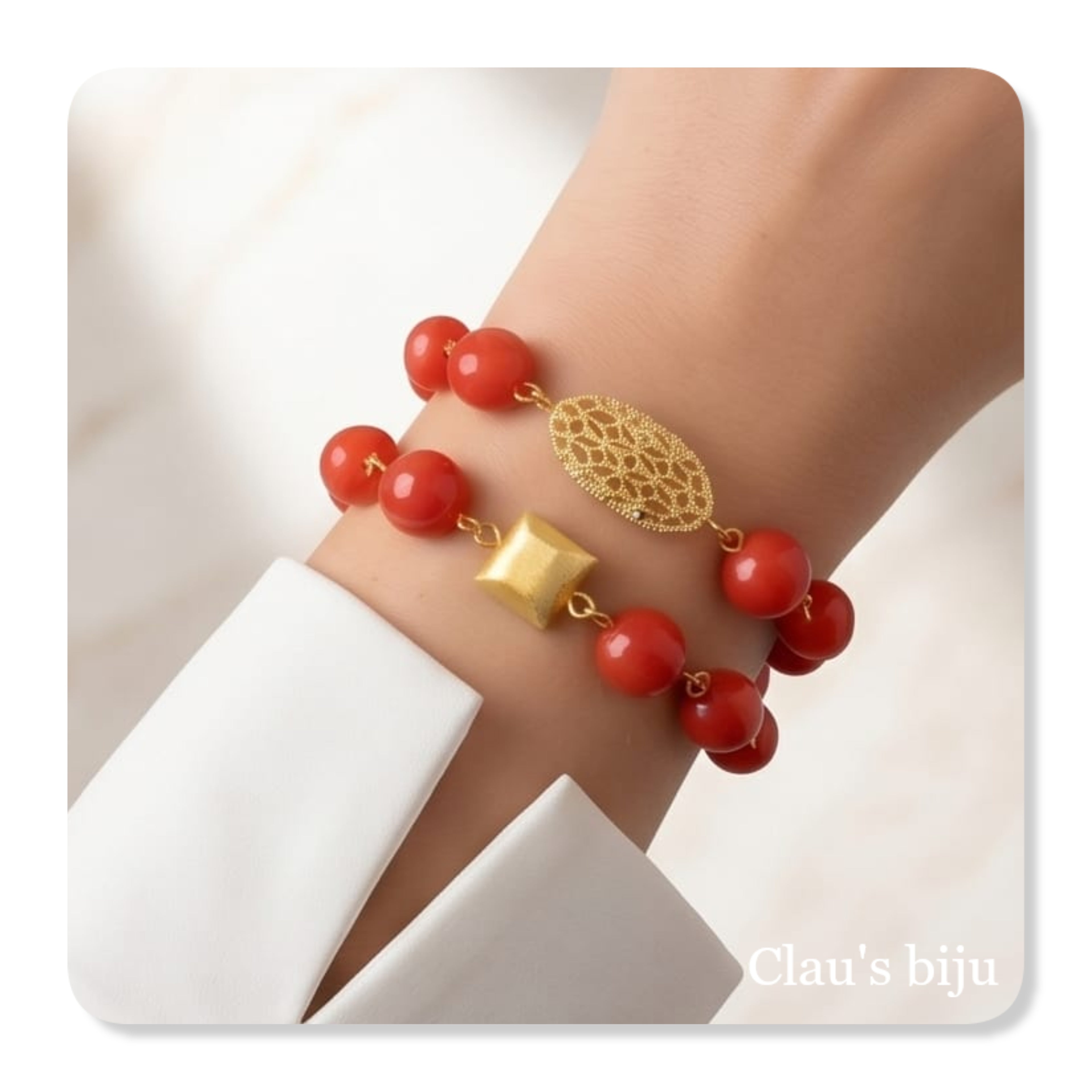 Pulseiras com pedras laranja e peças banhadas a ouro de 18 quilates