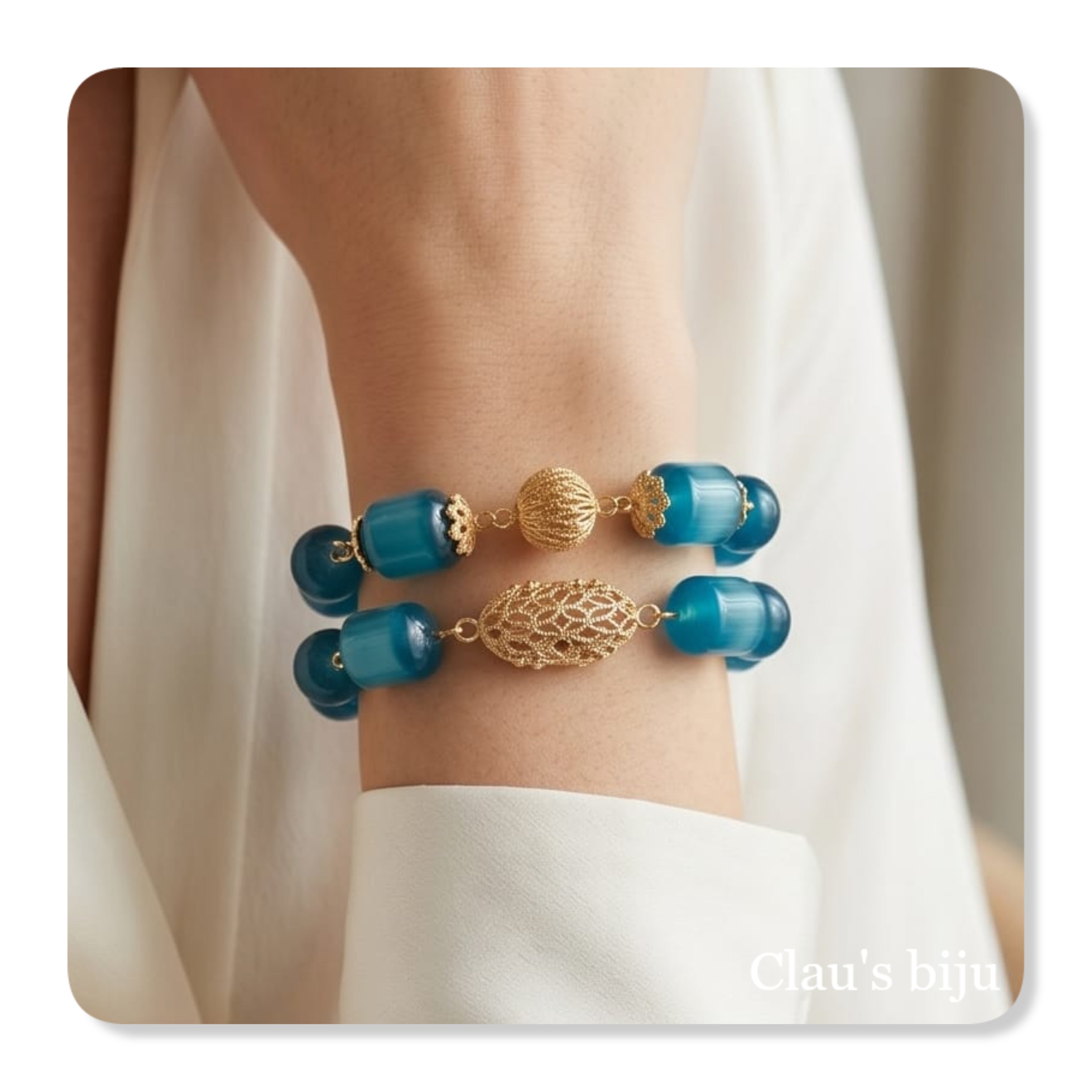 Pulseiras com pedras olho de gato azuis, com peças banhadas a ouro