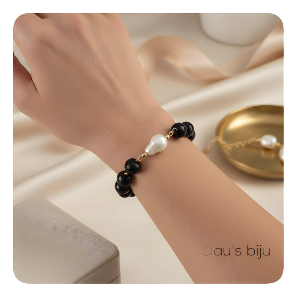 Bracelet orné de pierres d'onyx